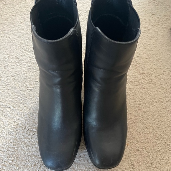 Black high heels boots - Picture 2 of 3